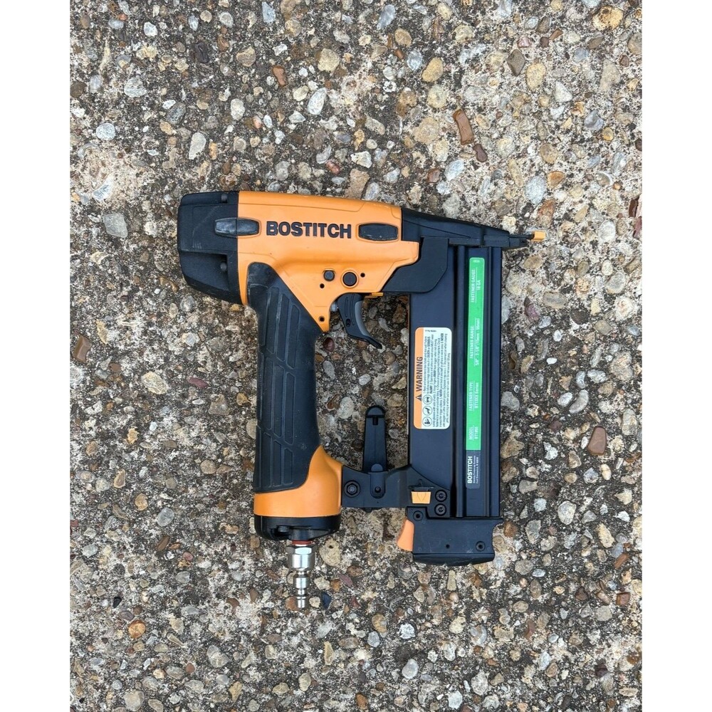 Bostitch BTFP1850 18 Gauge Pneumatic Brad Nailer Air Nail Gun Tool Used